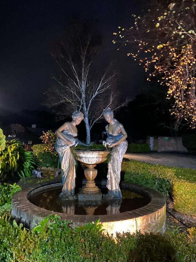 Grand Country Lodge Motel Mittagong Esterno foto